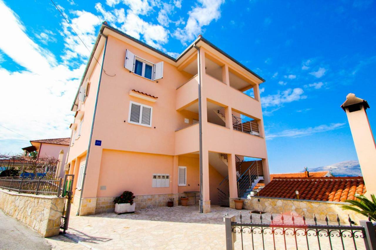 Apartments Zlatka Трогір Екстер'єр фото